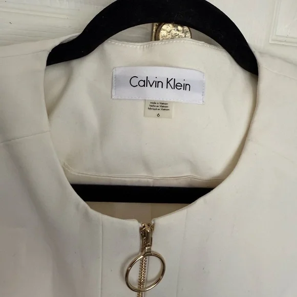Calvin Klein Elegant Cream Women's Coat - Picture 5 of 10